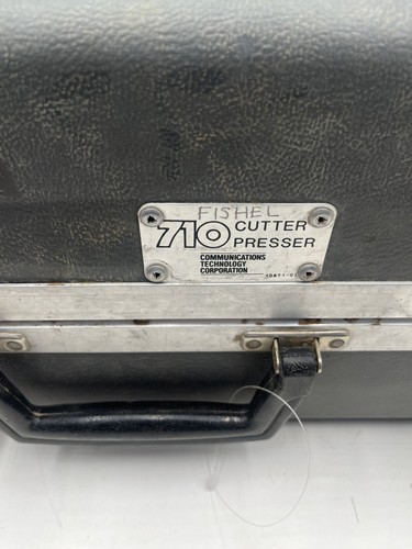 COMMUNICATIONS TECHNOLOGY 710 CUTTER PRESSER W/ HARD SHELL CASE - Picture 5 of 6