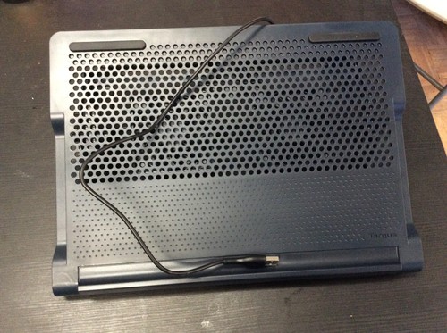 Laptop Chill Mat with 4-Port USB 2.0 Hub (Targus) - Photo 9/9