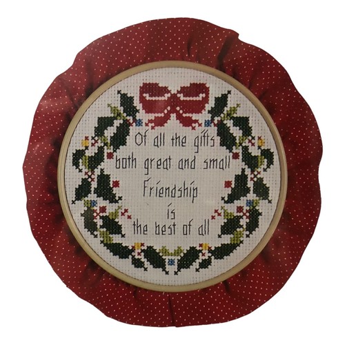 Vintage Designs for the Needle Counted Cross Stitch Kit Christmas Wreath #3105 - Picture 3 of 3