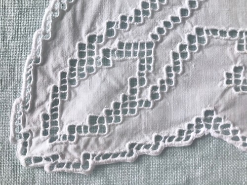 Antique Linen Tablecloth Hand Embroidery Drawn Thread Small 70cm / 27in - Picture 9 of 12