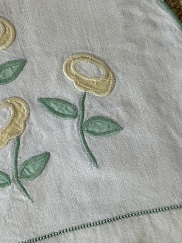 DE COLECCIÓN 1930 Blanco Algodón Té Acogedor con Flores Bordadas Verdes y Amarillas - Imagen 4 de 7