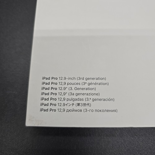 Apple Smart Folio (for 12.9-inch iPad Pro - 3rd Generation) - White - Picture 3 of 5