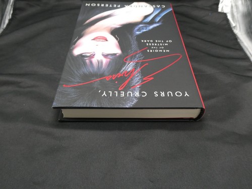 Cassandra Peterson Elvira Signed 1st Printing HB Book Yours Cruelly JSA #TT73355 - Picture 9 of 11