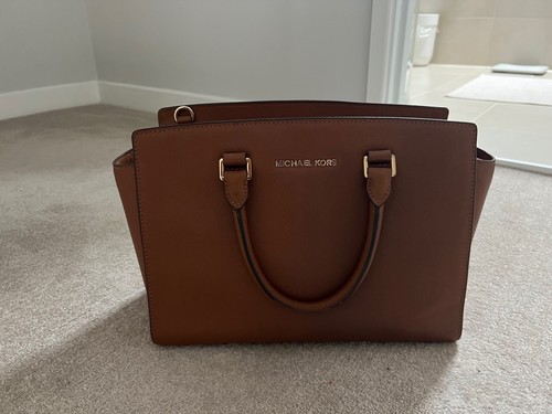Michael Kors, Large Selma Leather Satchel Bag, Tan, Great condition - Picture 2 of 3