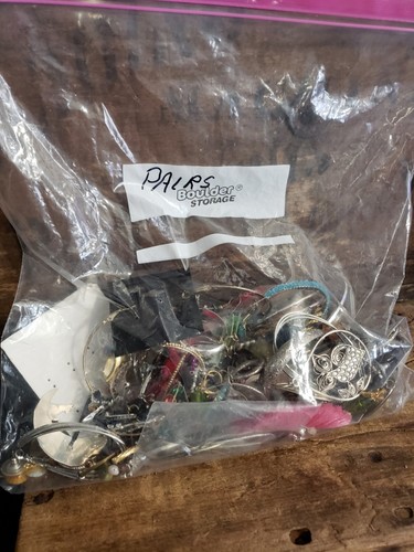 Costume Jewelry Lot - Paired Earrings - Almost 1 Pound - Picture 2 of 15