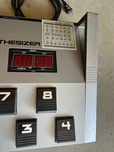 Vintage Roland GR-700 Guitar Synthesizer Pedal Board for parts or restore - Picture 7 of 21