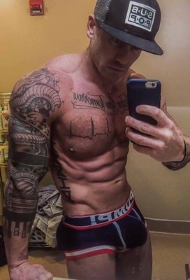 Shirtless Male Muscular Gym Jock Red Briefs Hunk Beefcake Hot Body PHOTO 4X6 B37 Shirtless Male Muscular Gym Jock Red Briefs Hunk Beefcake Hot Body PHOTO 4X6 B37