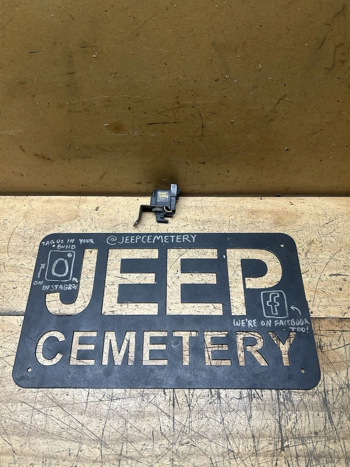 Solenoide de válvula Jeep Cherokee XJ Comanche MJ OEM EGR 8933000896 33000896 Foto 2 de 4