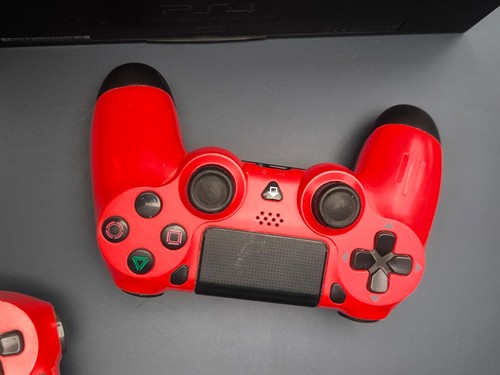 Sony PlayStation 4 mit 2 Controllern & 3 Spielen (GTA V, RDR2, Battlefield V) - Bild 6 von 6