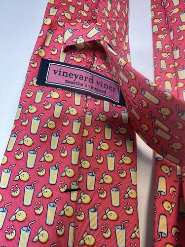 Corbata de cuello Vineyard Vines Handpicked Collection rosa limonada nueva - Imagen 4 de 5