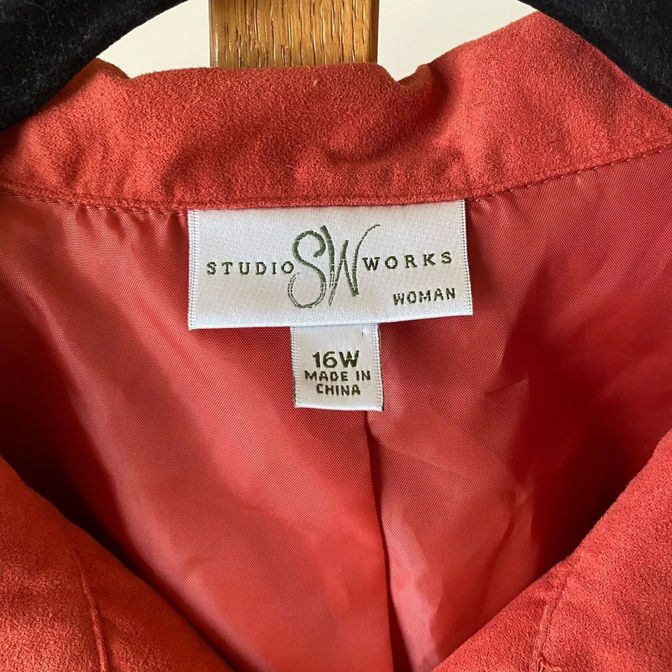 Studio Works 女式珊瑚人造麂皮绒全拉链夹克,尺寸 16W — 第 2/4 张图片