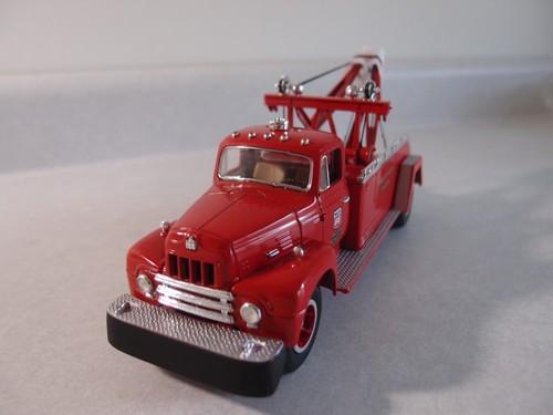 First Gear 1957 International R-200 Phillips 66 Diecast Tow Truck 1/34 - Picture 3 of 9