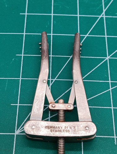 Fine Science Tools 17008-07 Alm Retractors - 7cm Length *Pre-owned L👀K! - Picture 4 of 5