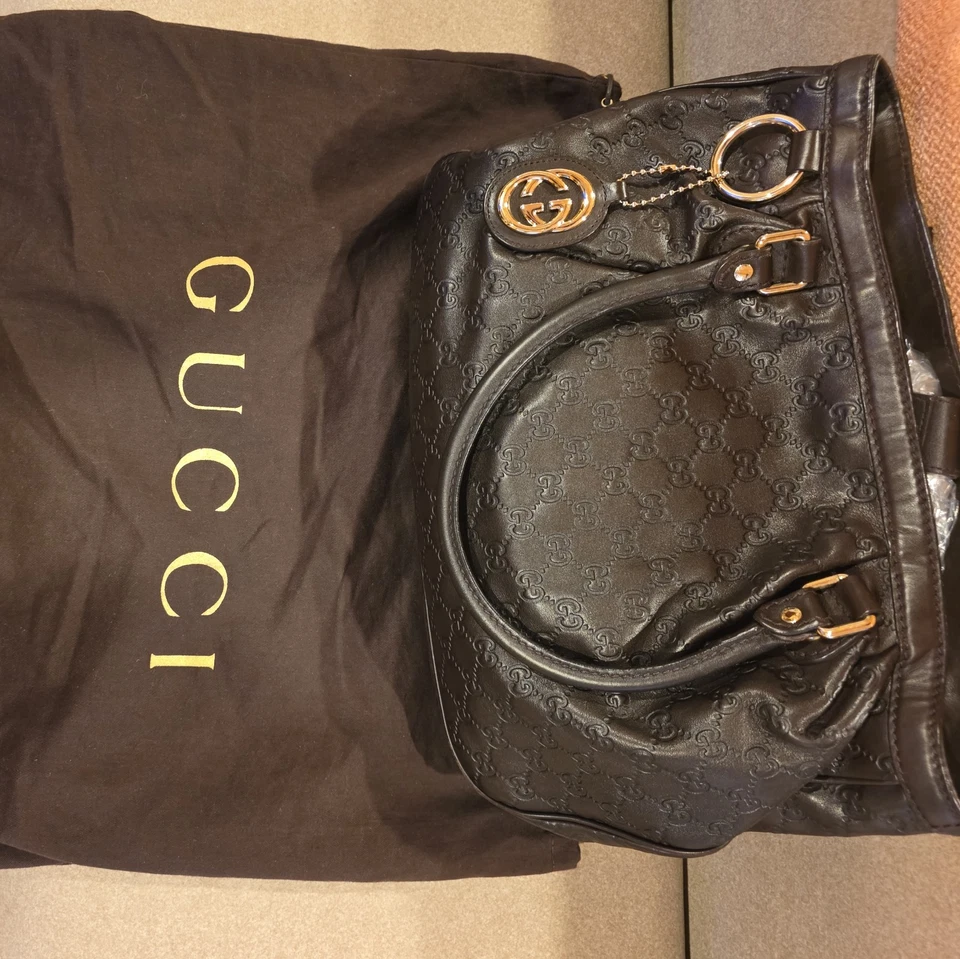 Bolsa hobo Gucci Guccissama couro marrom em relevo - Imagem 3 de 4