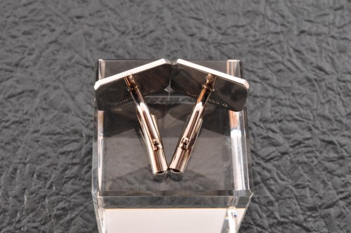 Gemelos de plata de ley y barra de corbata recuerdos "Hitachi" con caja propia usada. - Imagen 14 de 23