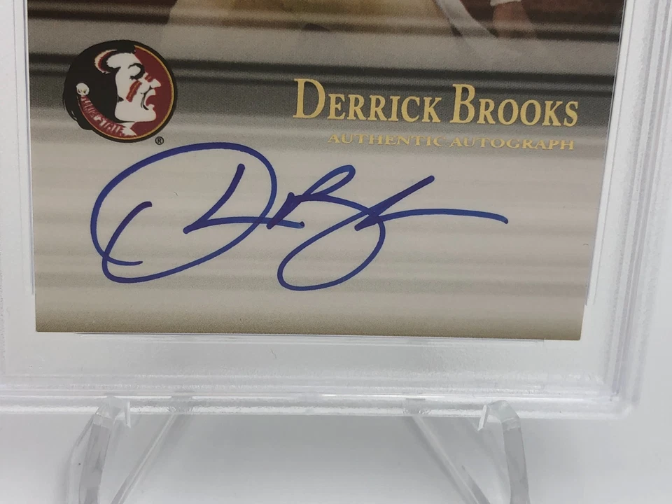 Tarjeta Auto Derrick Brooks 2008 Pase de Prensa LEYENDAS Firmada FSU BUCCANEERS HOF PSA 7 Foto 3 de 4