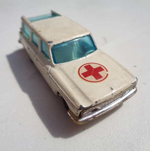 HUSKY STUDEBAKER WAGONAIRE TOY AMBULANCE VINTAGE COLLECTABLES RARE - Picture 9 of 10