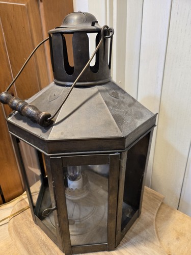 Vintage Metal Electric Ship Lantern, Great Condition Read. Hanging Hook On Back - Picture 11 of 16