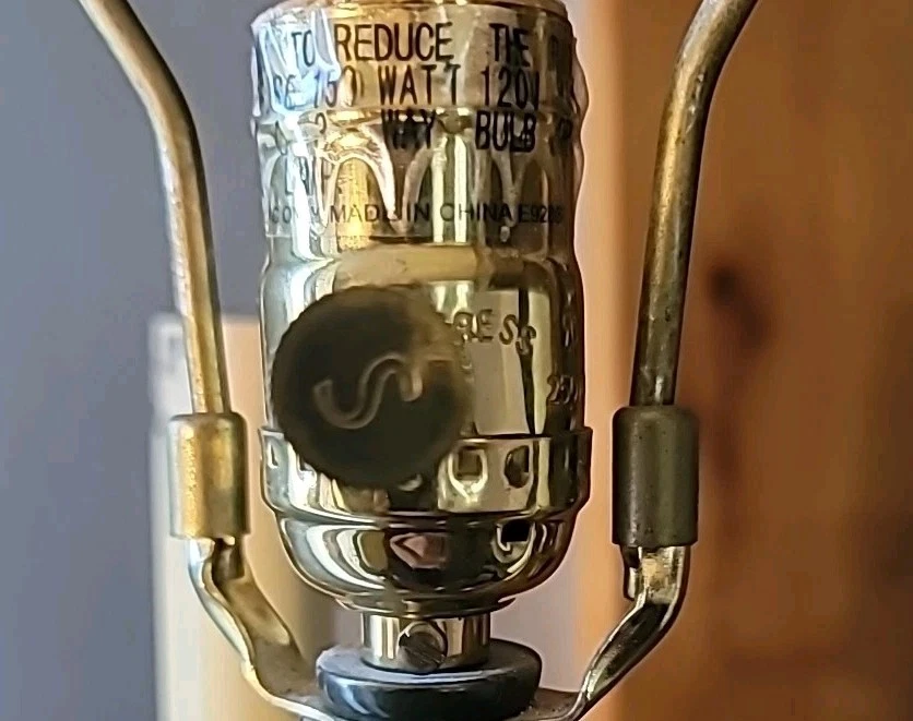 NICE Stiffel Brass Table Lamp 29 Inches Bronze Finish 4 Bulb 3 Way - Image 2 of 4