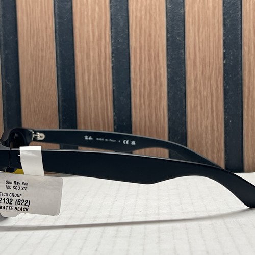 Occhiali da sole Ray-Ban New Wayfarer nero gomma verde 55 mm RB2132 622 55 (V4T12) - Foto 11 di 15