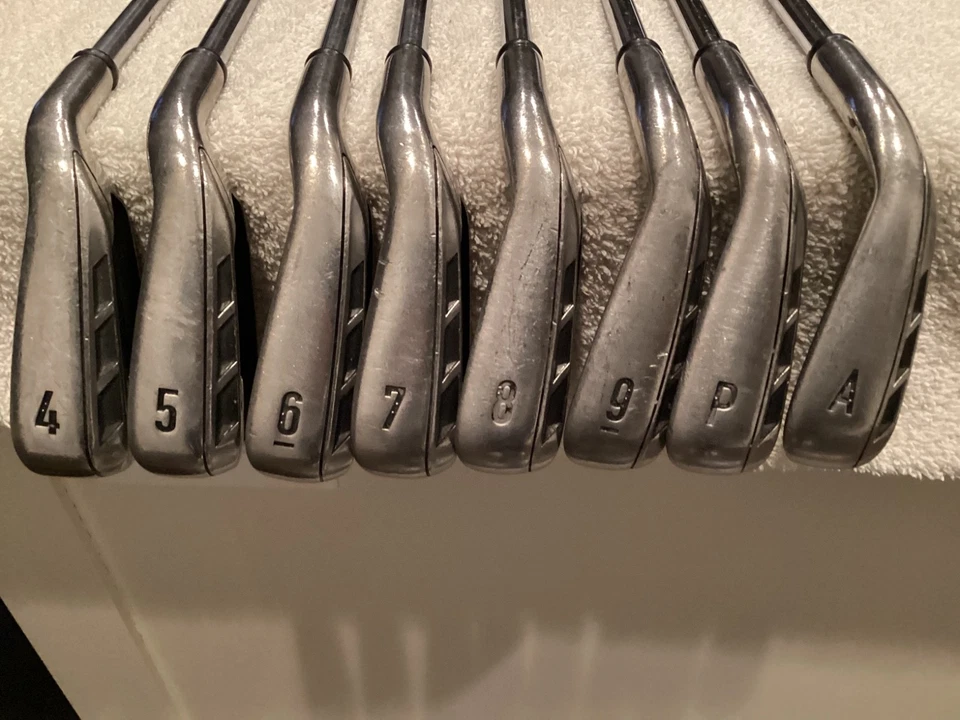 Callaway Razr X NG Iron Set 4-PW+AW Steel Uniflex Shafts - Men's Right Handed - Image 2 of 4