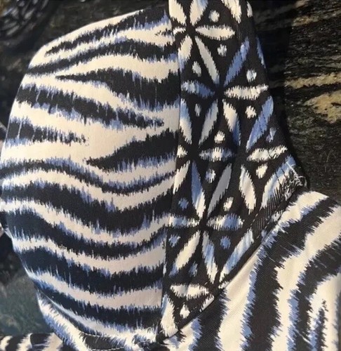 Tommy Bahama Zanzibar Zebra Underwire Mold Cup Bikini Swimsuit Top Size 34DD - Picture 7 of 12