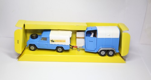 Corgi Gift Set 15 Land Rover And Rice's Beaufort Horse Box In Original Box - Picture 5 of 11