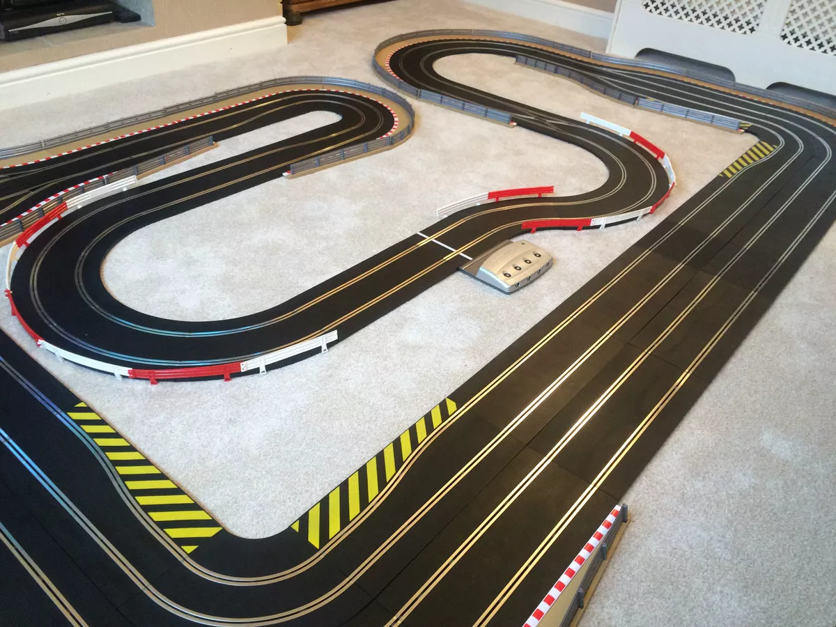 Scalextric Digital 4 Lane Layout with Chicanes Hairpins 4 Digital Cars