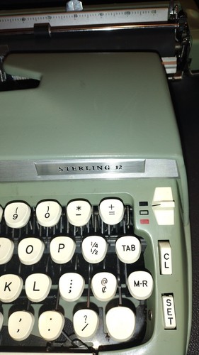 Smith-Corona Super Sterling Green Typewriter  - Picture 8 of 23