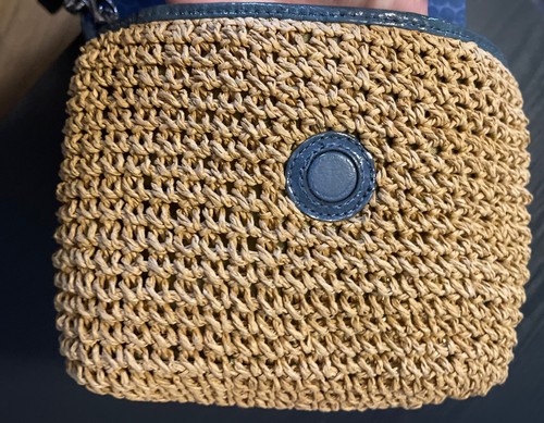 Brighton Umhängetasche oder Clutch aus gewebter Jutefaser mit blauem Lackbesatz neu ohne Etikett - Bild 10 von 18
