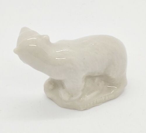 Wade Whimsy, ceramic animal figure - Polar Bear - Picture 2 of 2