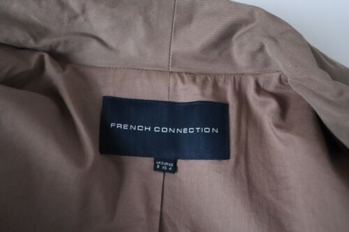Trench coat leggero French Connection - beige - etichetta UK 8 - vestibilità S / UK 10 - Foto 8 di 12