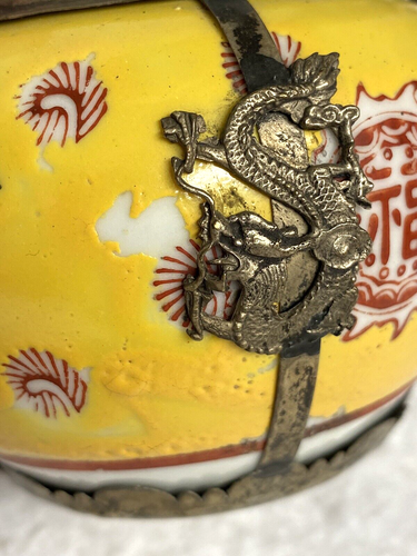 VINTAGE CHINESE TEA POT,SMALL,HALLMARKED,MONKEY,DRAGON,ROOSTER,FROGS,PORCELAIN:) - Picture 8 of 9
