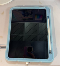 Apple iPad (10th Generation) A2696 256 GB, Wi-Fi, 10.9 in - Blue BUNDLE