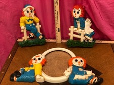 Vintage 1977 Bobbs Merrill Syroco Raggedy Ann  Andy Mirror with 2 Wall Plaques