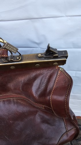 Alessia Brown Genuine Leather Travel Overnight Bag With Hinge Open MADE IN ITALY - Picture 6 of 14