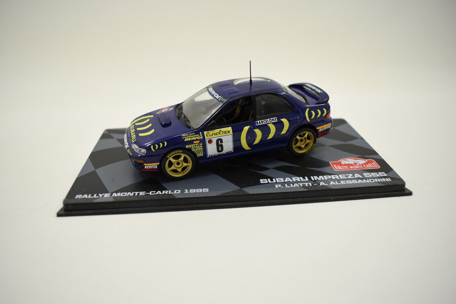 Foto 5 di 8