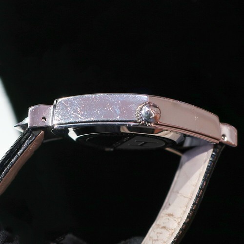 Reloj usado HAMILTON Ventura H244112 caja negra tamaño 32 mm #61130 - Imagen 4 de 10