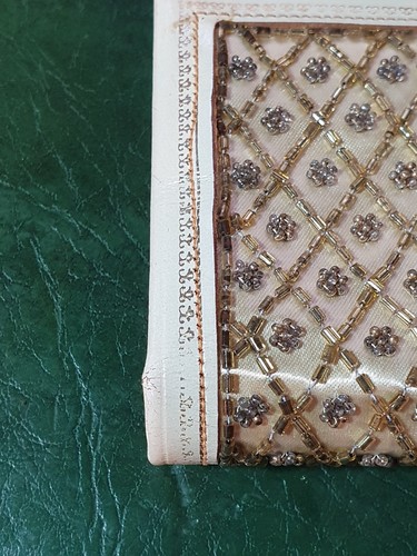 Vintage Cream, Beaded on Silk Leather Purse by Waterman's, Paris. Boxed - Picture 4 of 13