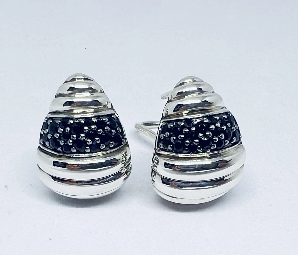 Pendientes Omega John Hardy Bedeg Lava Plata de Ley 925 Zafiro Negro Camarón Foto 2 de 4