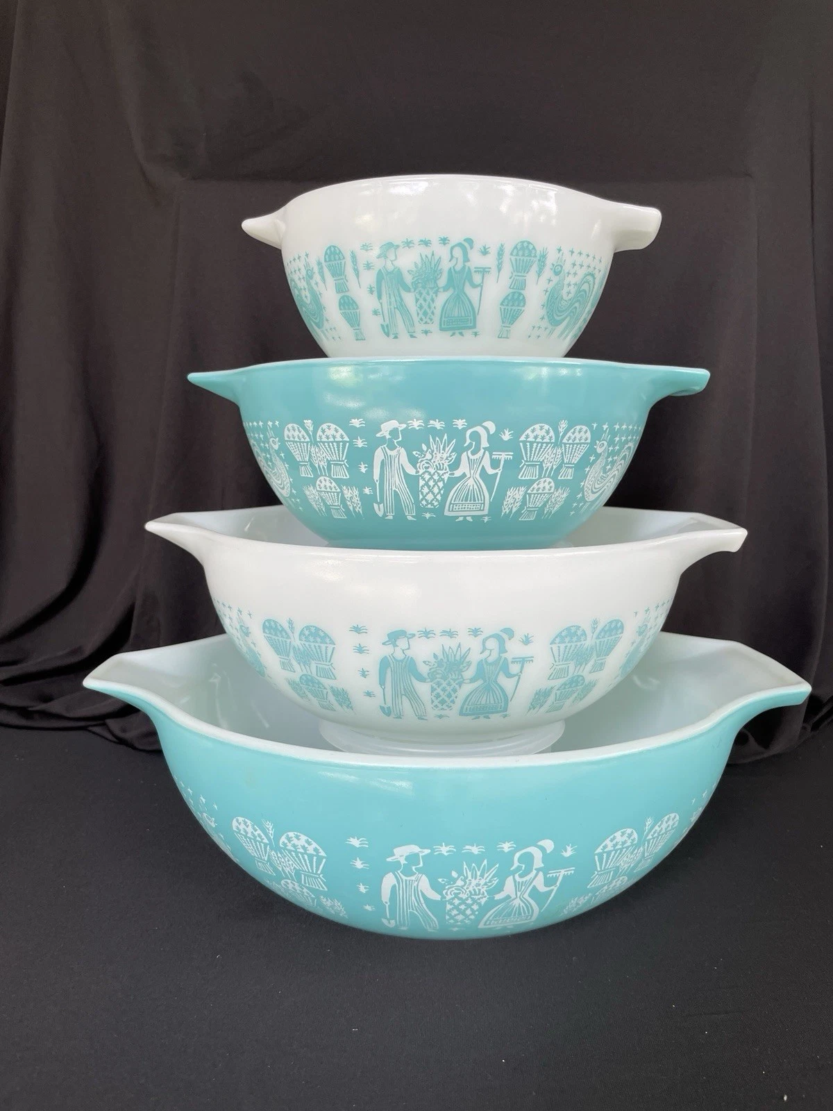 Pyrex AMISH BUTTERPRINT Cinderella Nesting Bowl Set 441 442 443 444