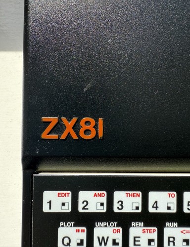 Refurbished And Upgraded Issue 3 Sinclair ZX81, 16K RAM, tactile keyboard etc. - Afbeelding 6 van 15