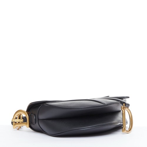 CHRISTIAN DIOR Saddle black textured leather gold CD shoulder bag - Picture 6 of 11