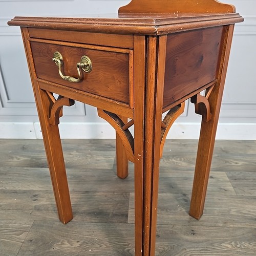 Antique Georgian Style Side Table & Drawer – Bedside Nightstand Telephone Lamp - Picture 11 of 24