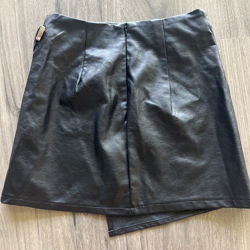 LE LIS Black Faux Leather Wrap Buckle Mini Skirt Size Extra Small XS NWT - Picture 5 of 5