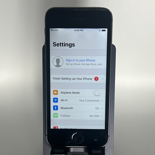 iPhone 5S - iOS 11.2.1 - Unlocked - 16GB - Battery 71% - Picture 3 of 5