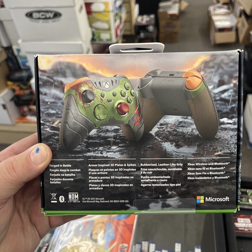 Xbox Wireless Controller DOOM: The Dark Ages Limited Edition NEW - Picture 2 of 4