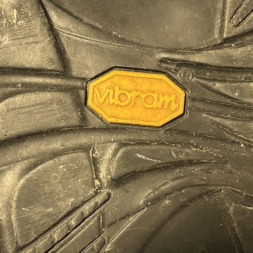Chaco Men’s Size 9 Black Strappy Outdoor Hiking Sandals Vibram Sole M9 Womens 11 - Picture 13 of 13