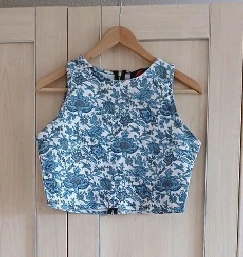 Ladies Blue Ivory Sleeveless Floral Pattern Short Top Blouse Shirt Fit Size 10