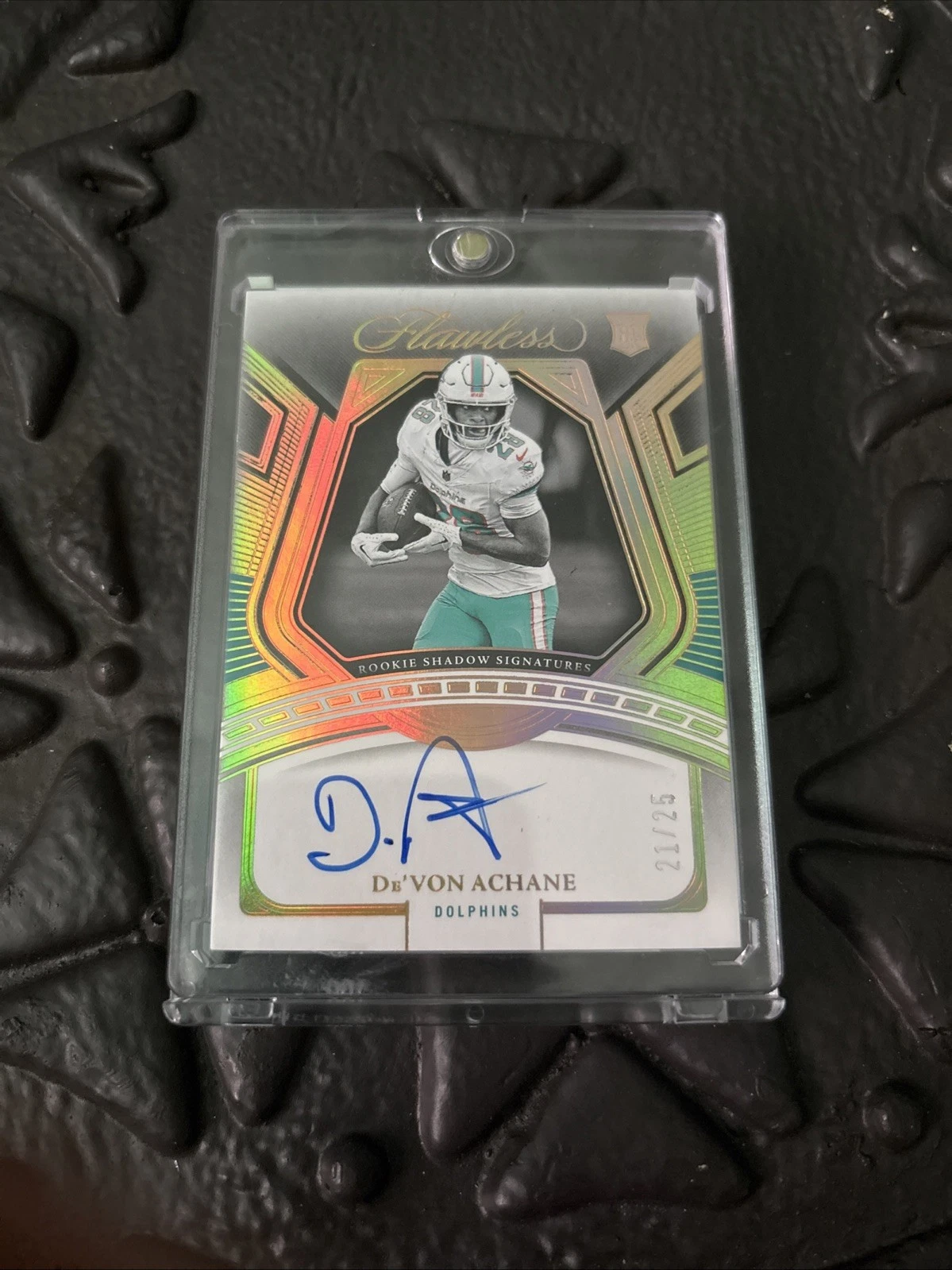 De'Von Achane Panini Flawless Rookie Shadow Signatures #RSDAC Base